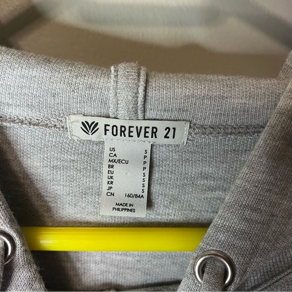 Forever 21 work out sweatshirt - Picture 3 of 6